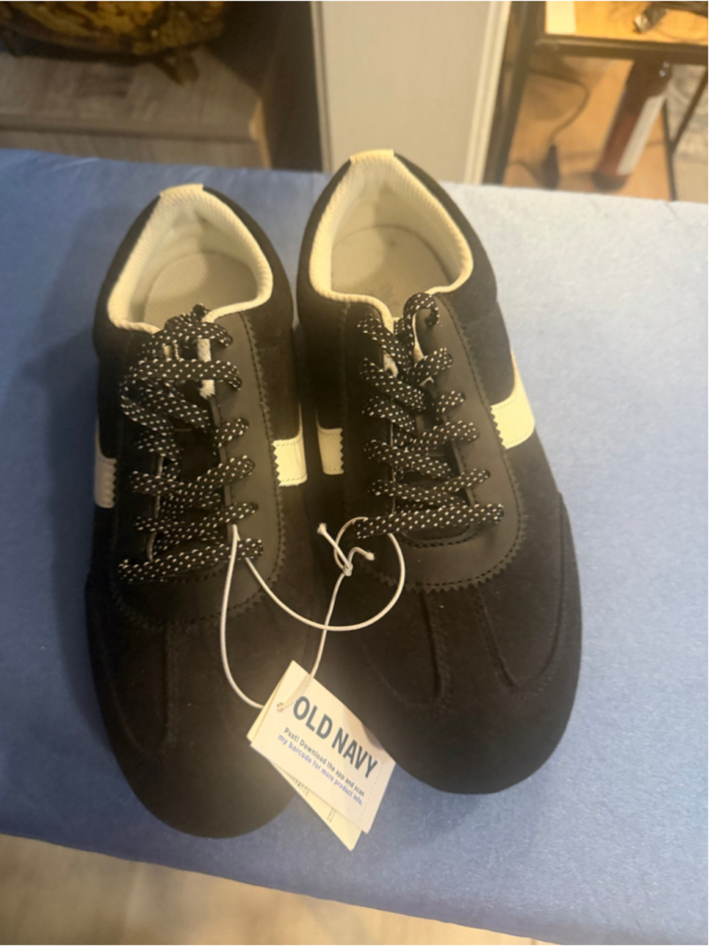 Women's Old Navy Sneakers Size 7 Black and White